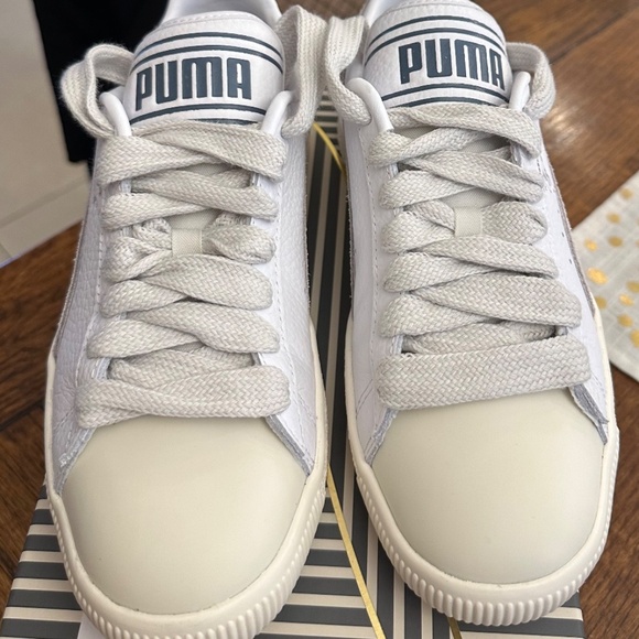 Men’s Puma Clyde Sneakers Sz.7 or 40 (Ladies Sz.9) NEW - Picture 4 of 7